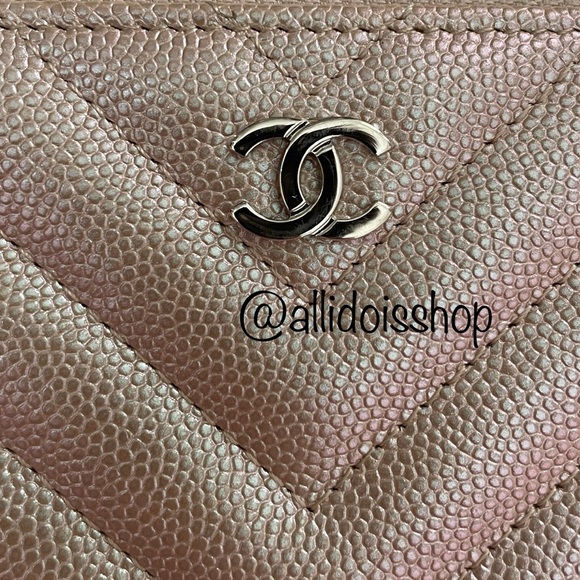 CHANEL MEDIUM ZIP WALLET - Picture 10 of 13